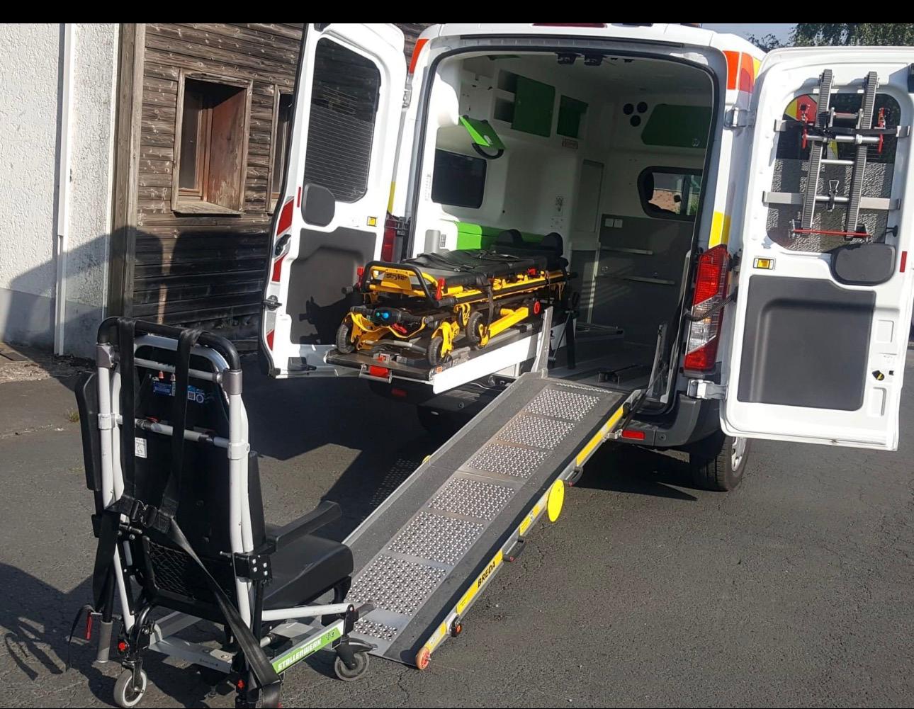 Sani Medical sanitetsko vozilo sa opremom za siguran transport pacijenata